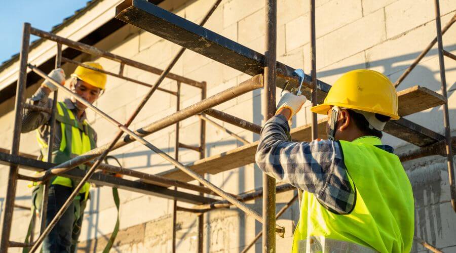 Professional gutter cleaning in Philadelphia, TN